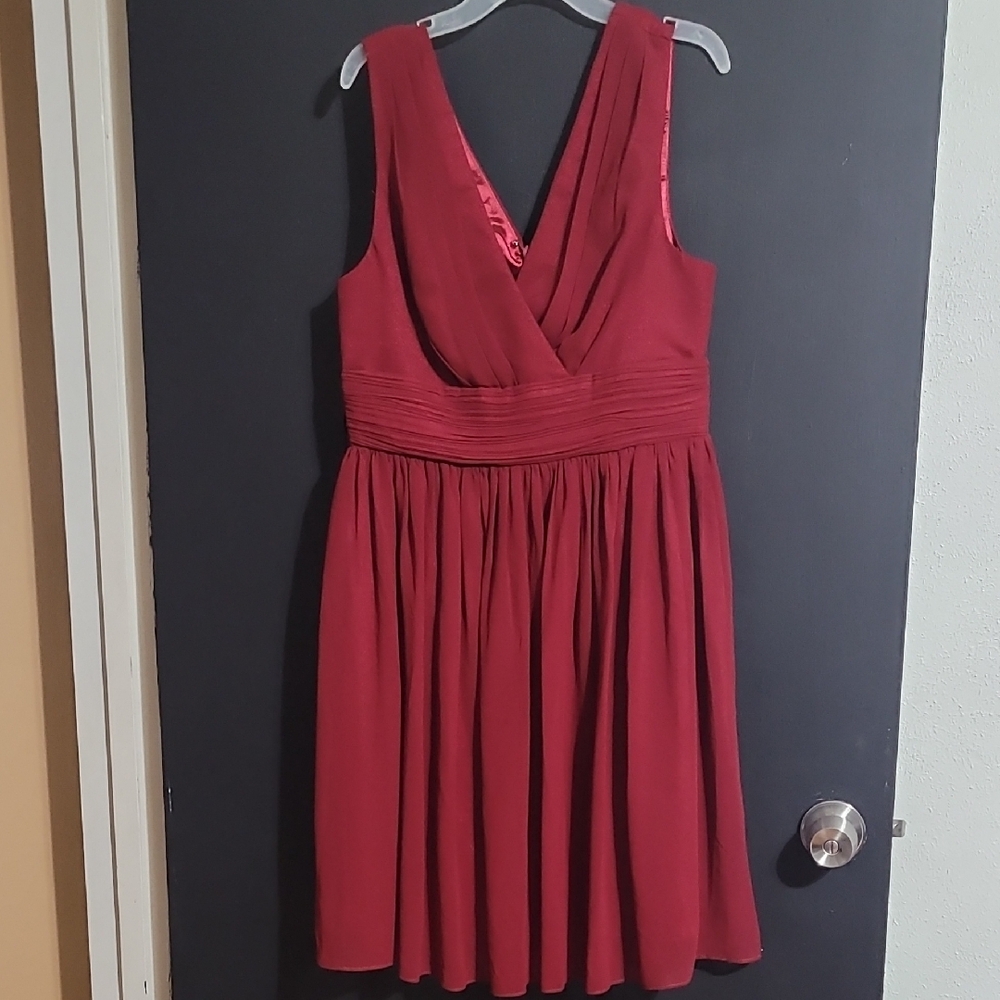 Elegant Red Sleeveless Dress